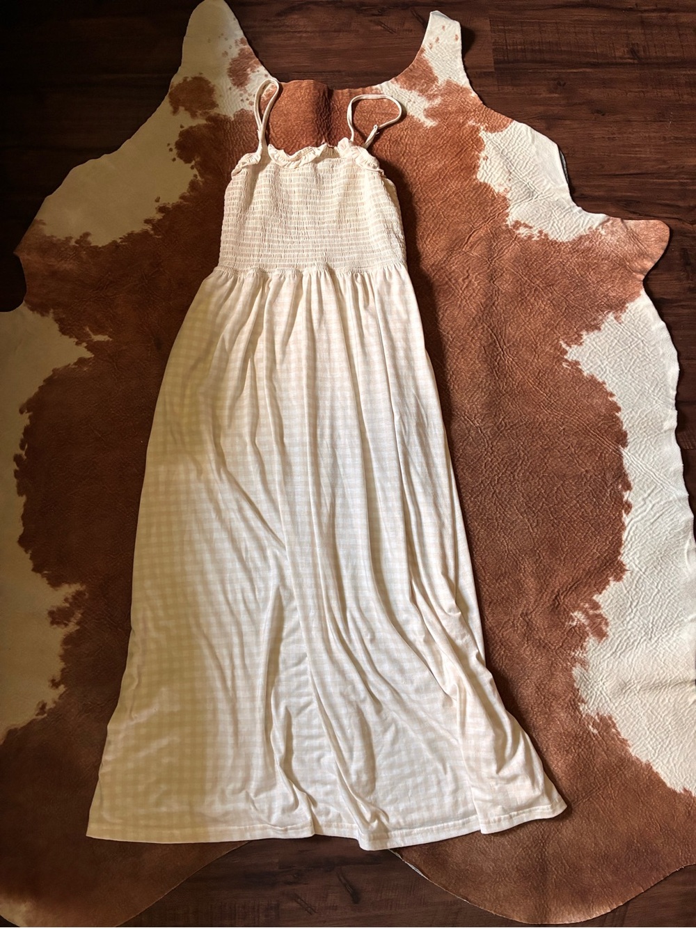 Women's Beige Gingham Smocked Maxi Dress from Amazon
Size Large